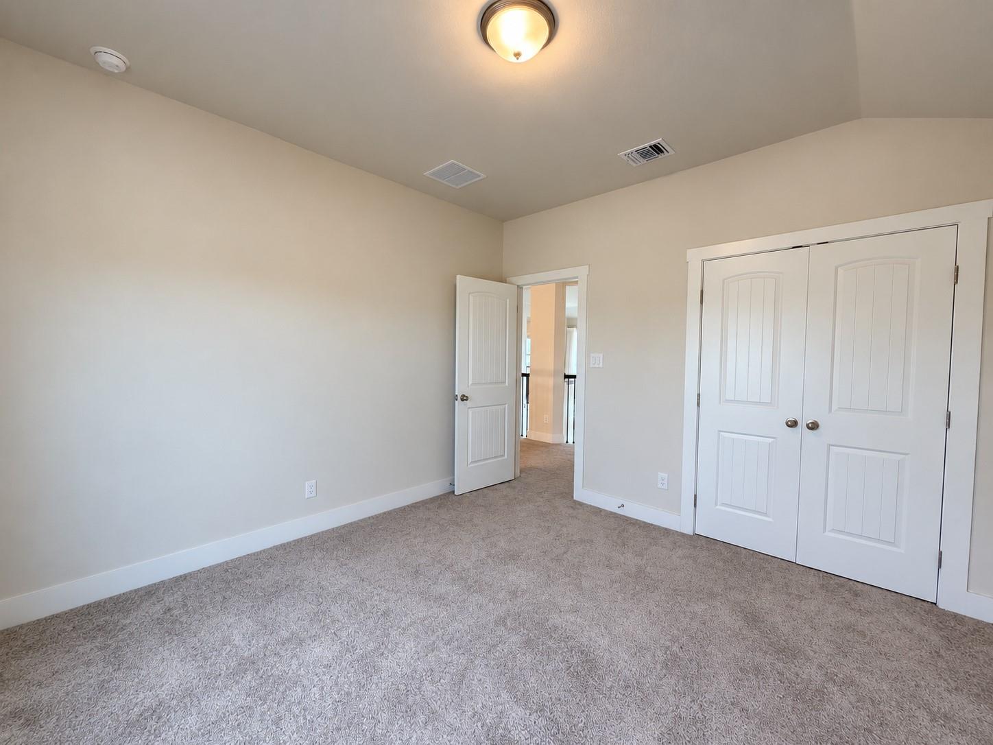 19124 Moreland LN