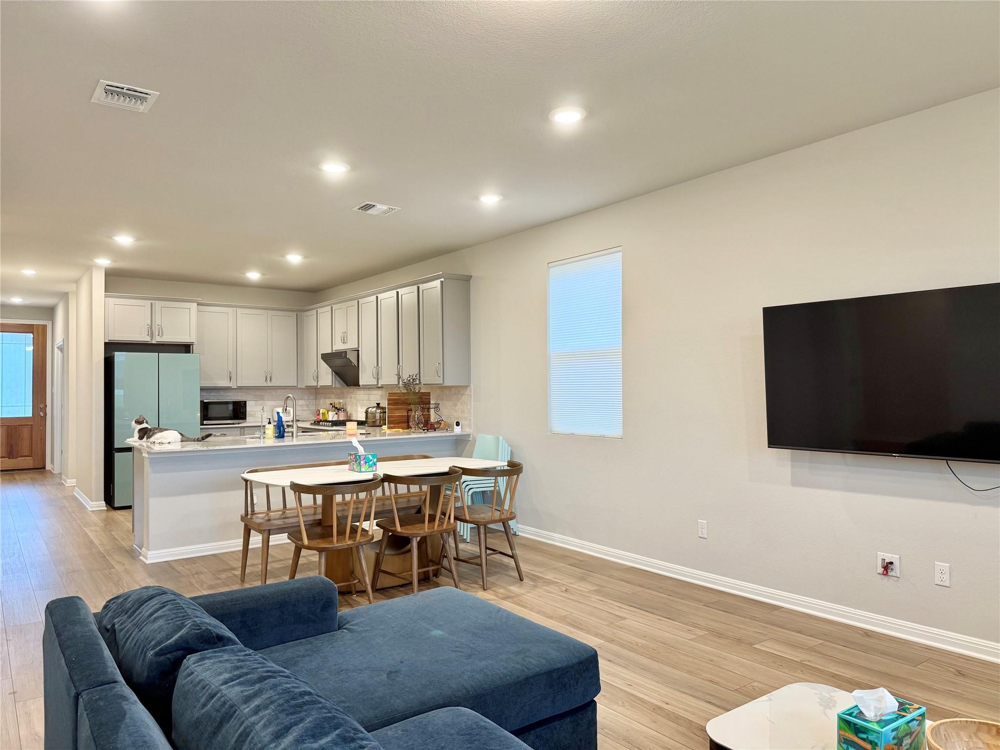 923 Palo Brea LOOP