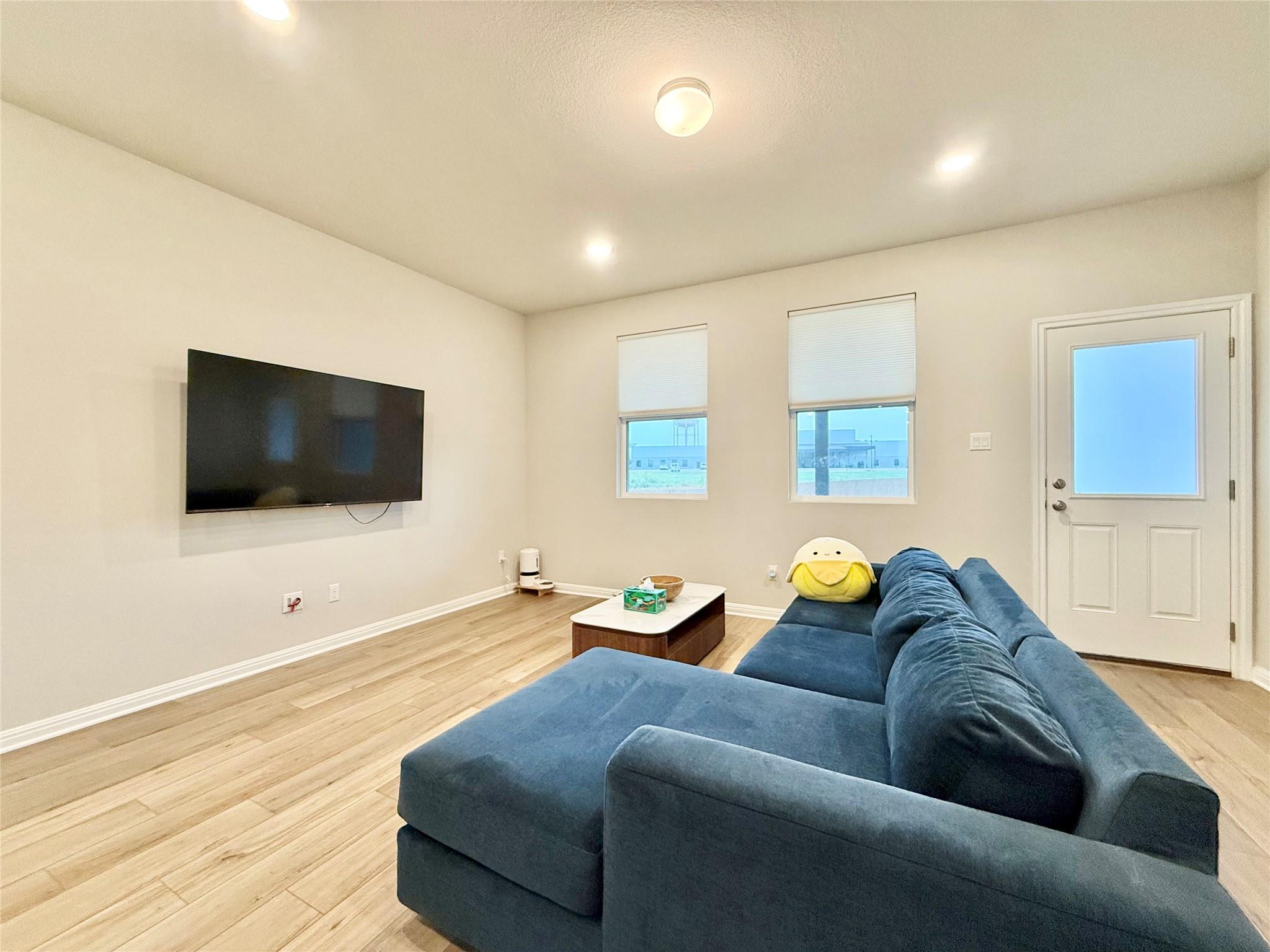923 Palo Brea LOOP