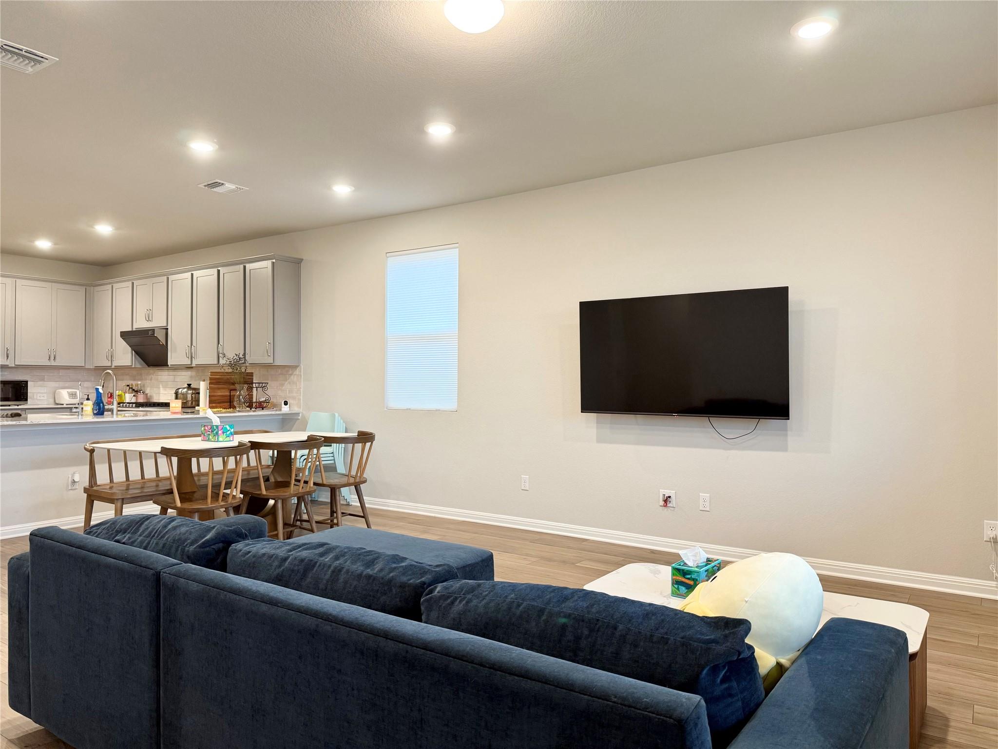 923 Palo Brea LOOP