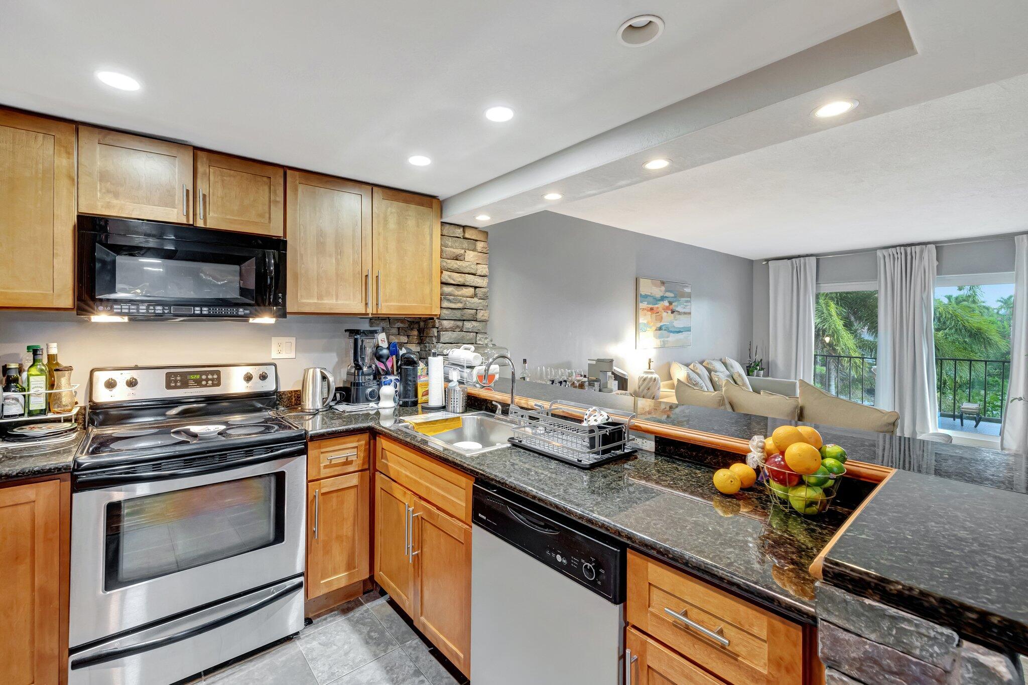 3004 NE 5th Terrace 208-c