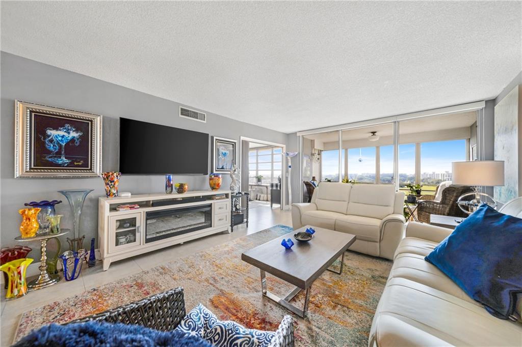 2671 S Course Dr 904