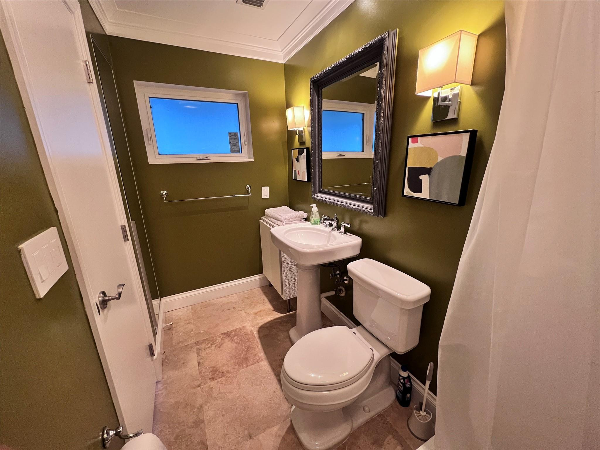 1717 NW 39th St