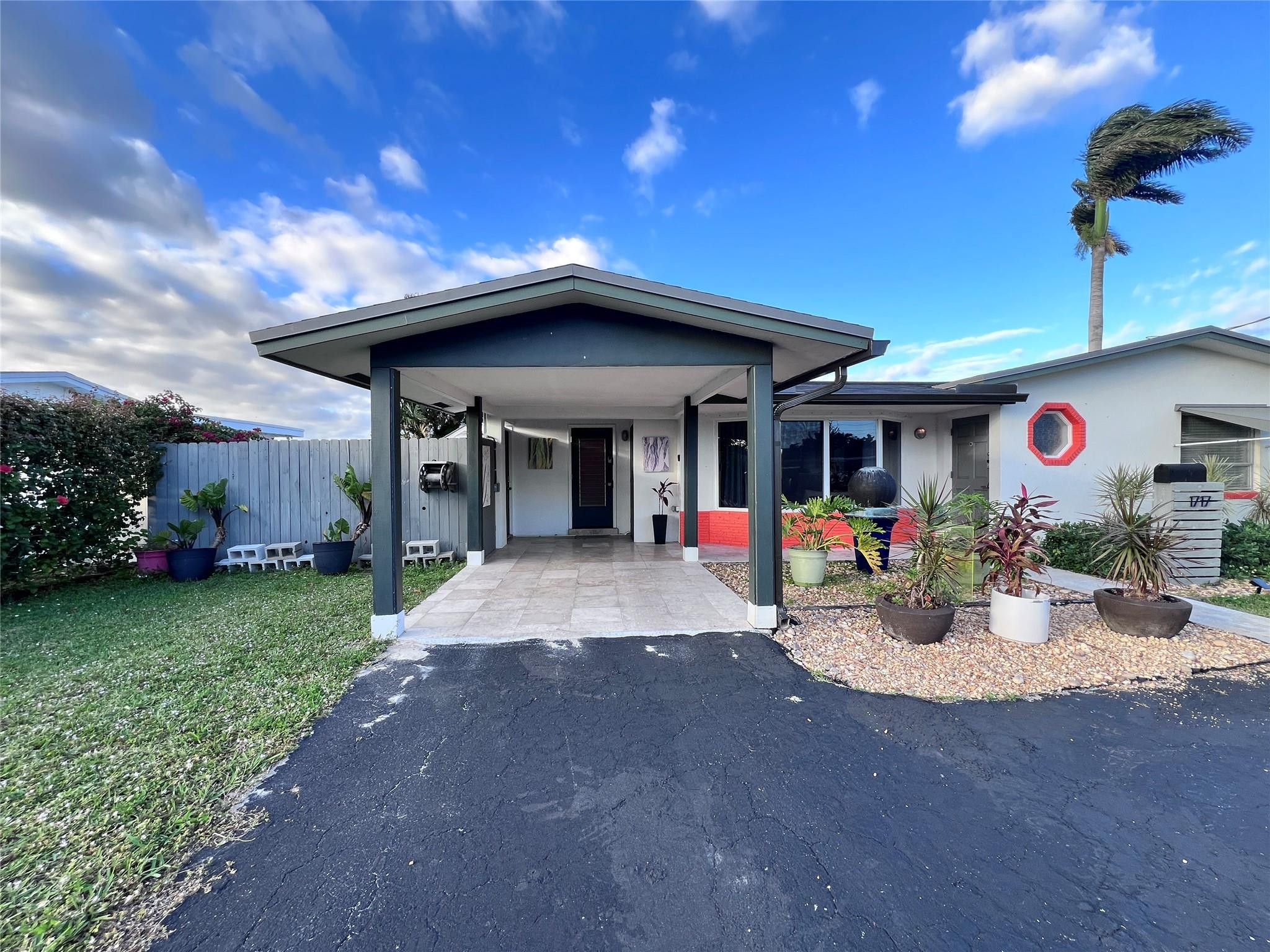 1717 NW 39th St