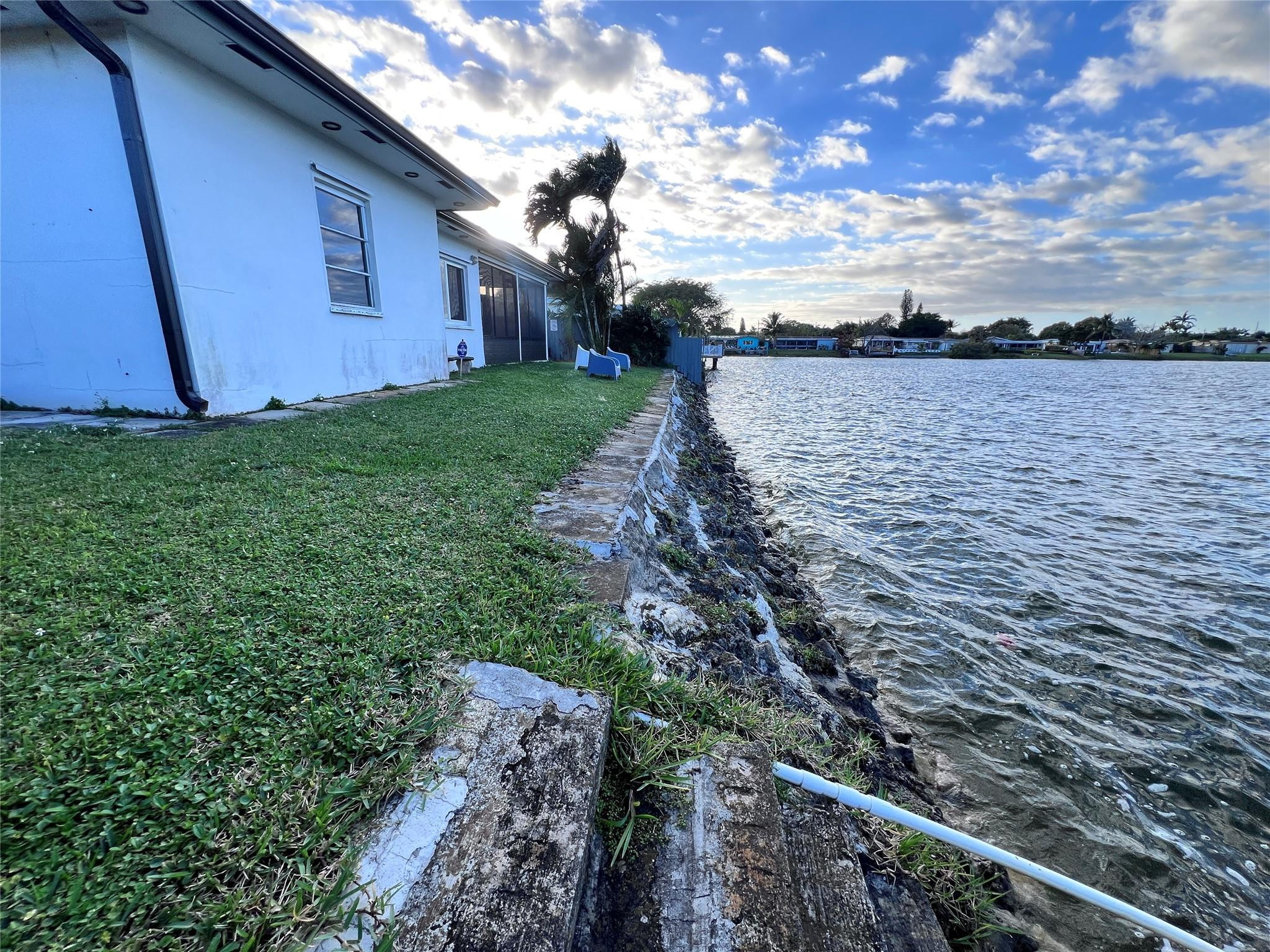 1717 NW 39th St