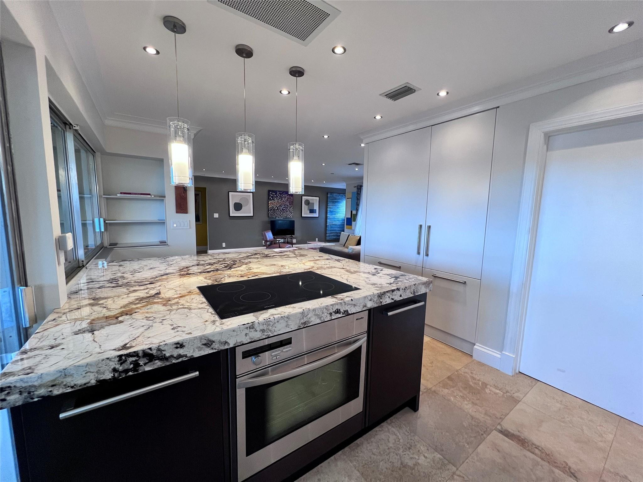 1717 NW 39th St