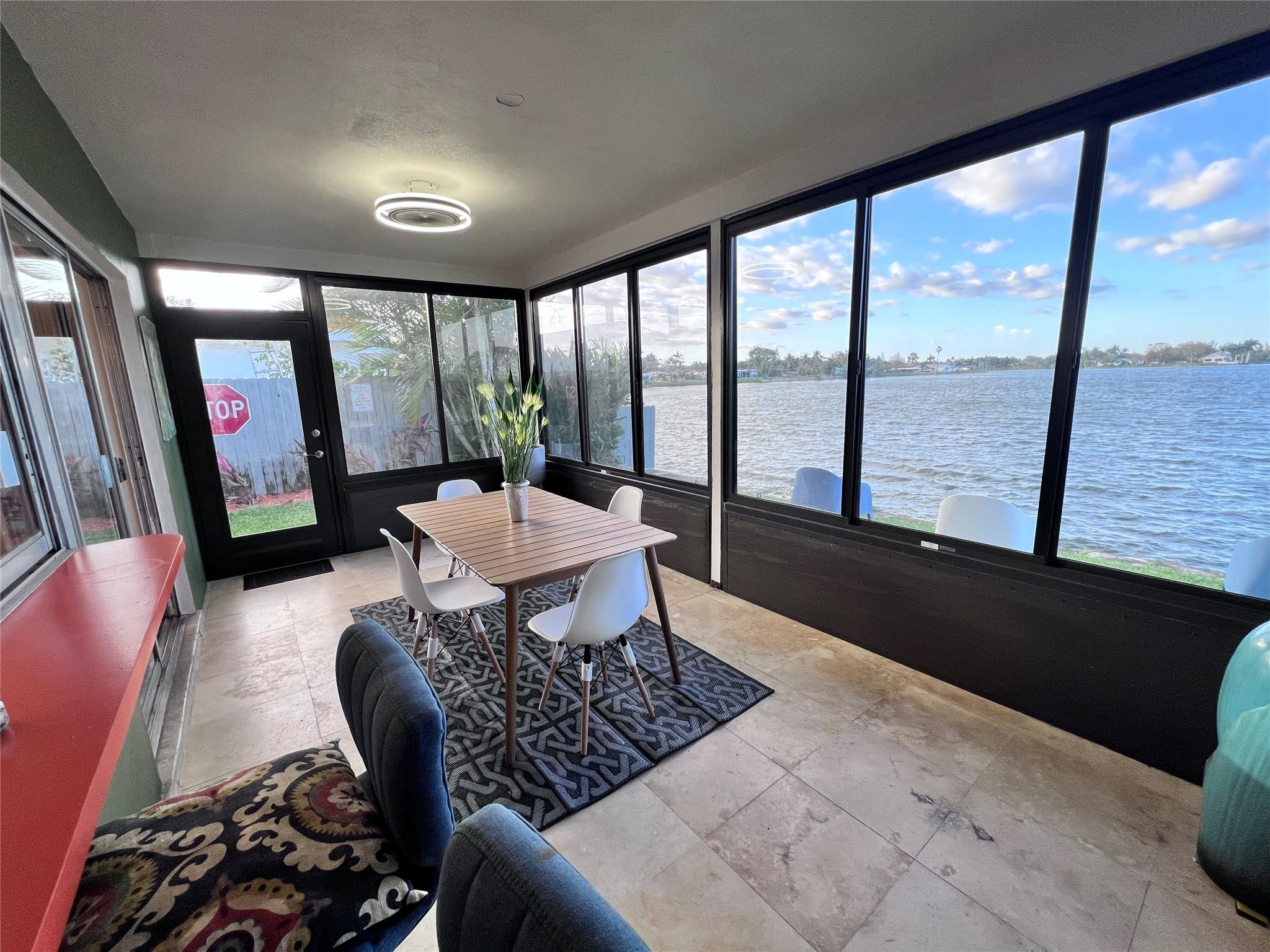 1717 NW 39th St