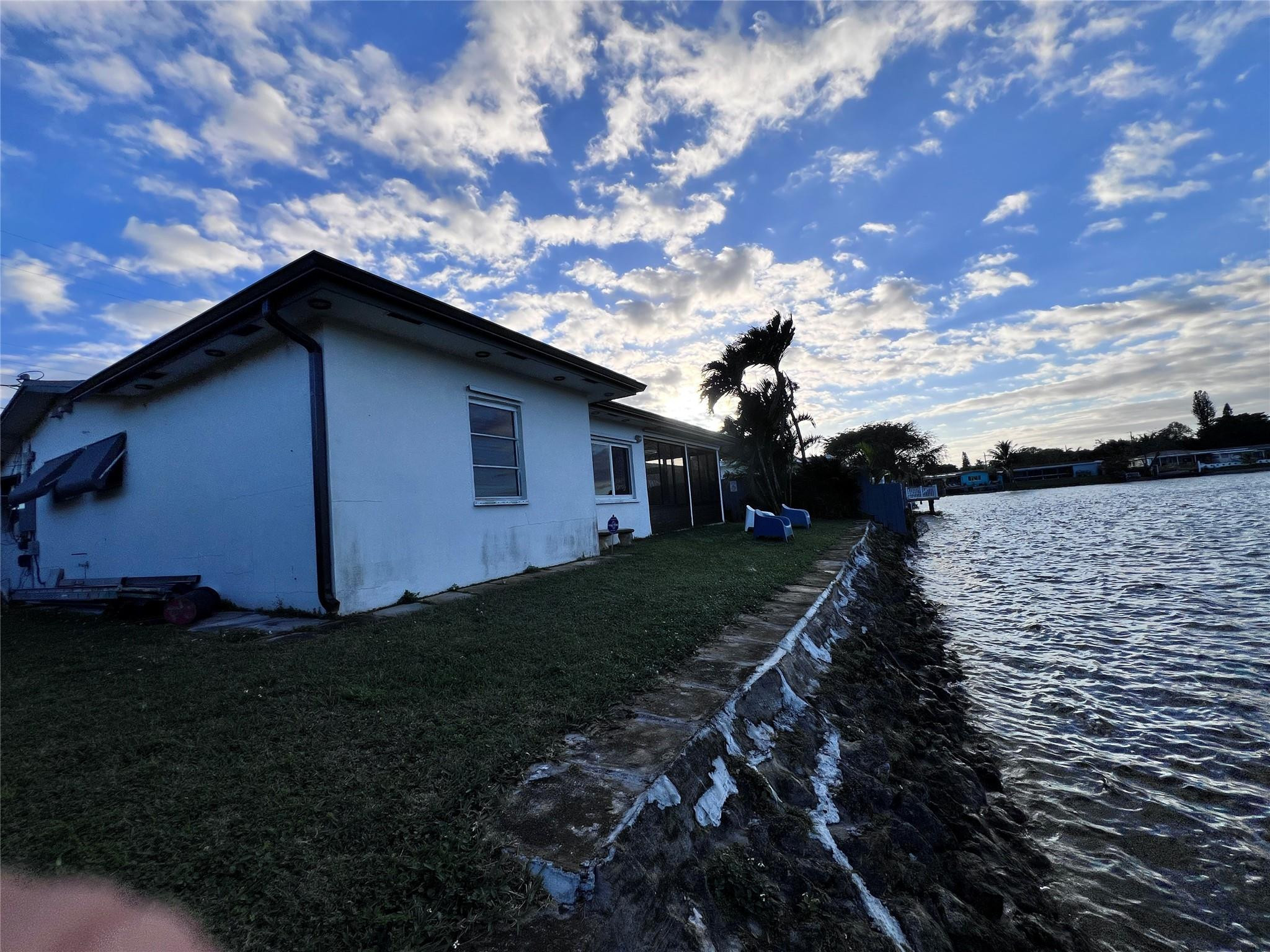 1717 NW 39th St