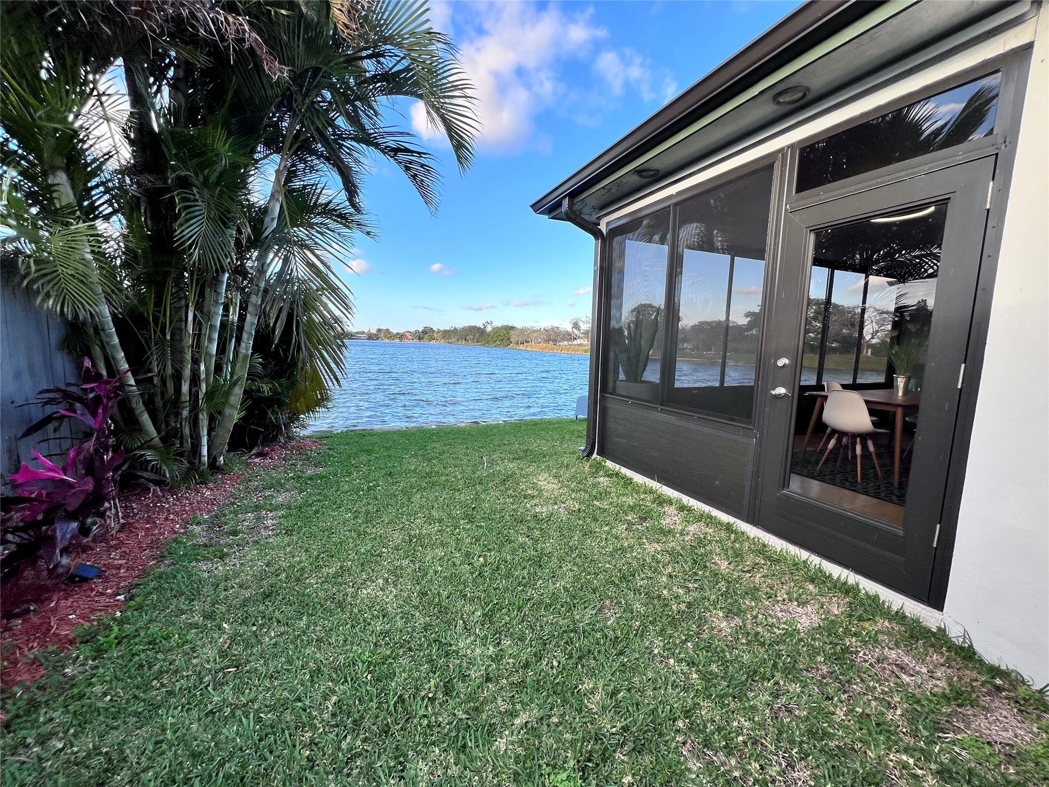 1717 NW 39th St