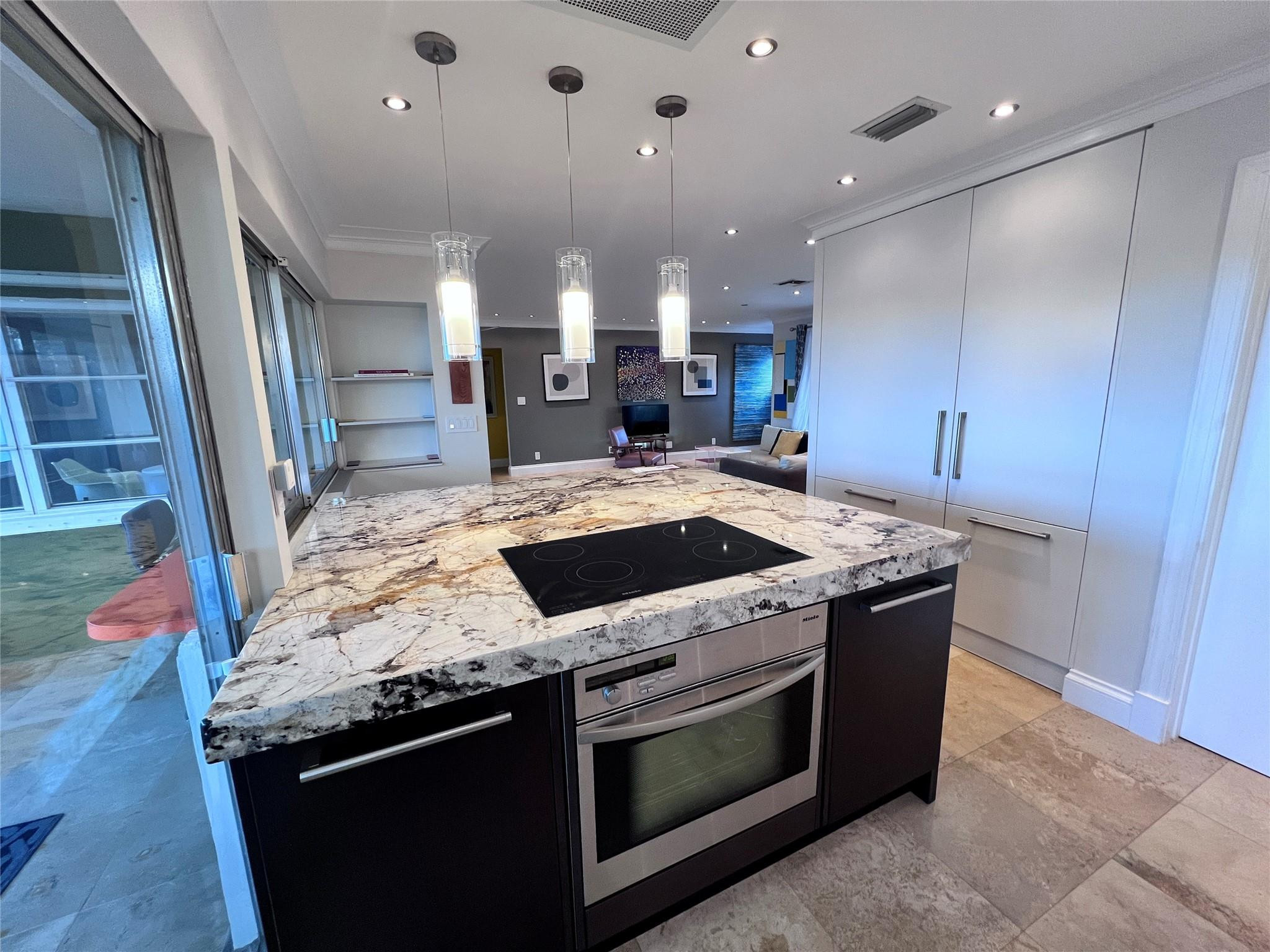 1717 NW 39th St