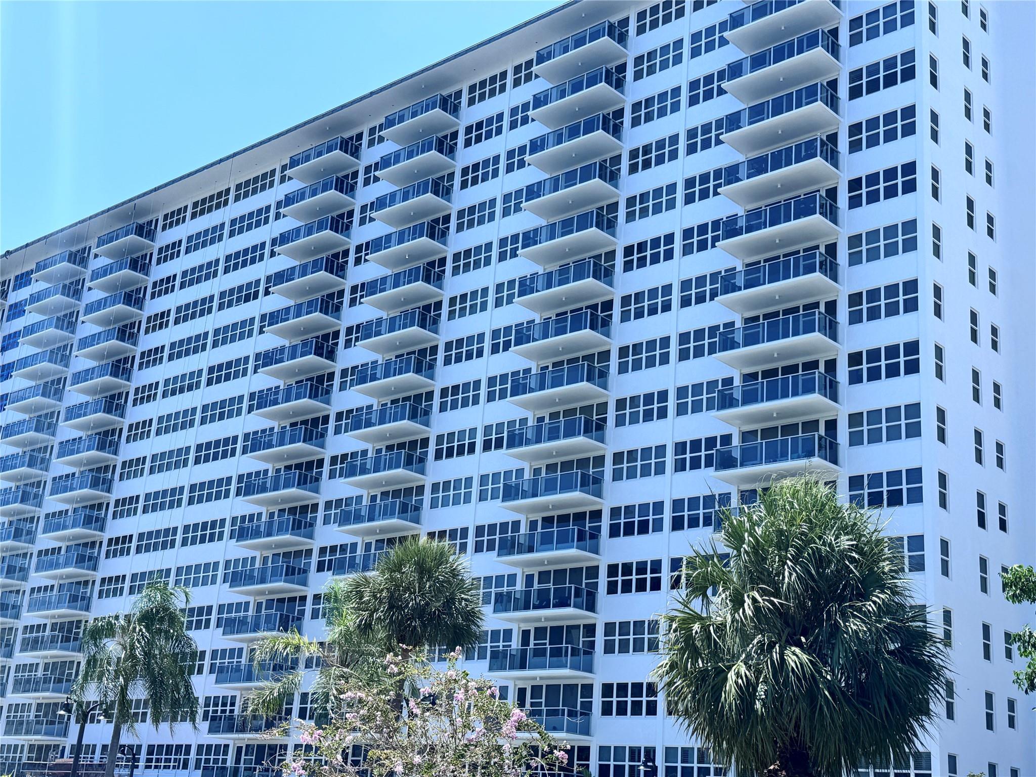 3333 NE 34th St 1408