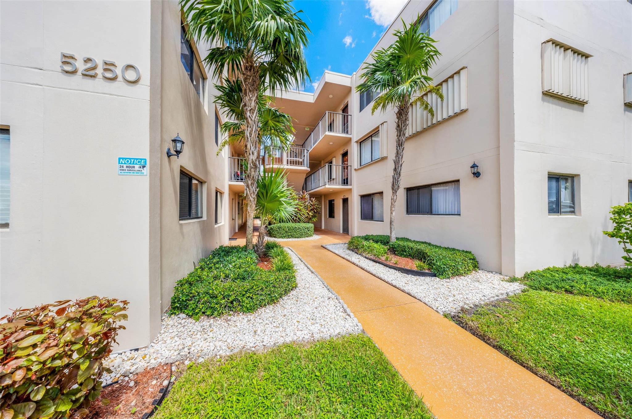 5250 Las Verdes Cir 317