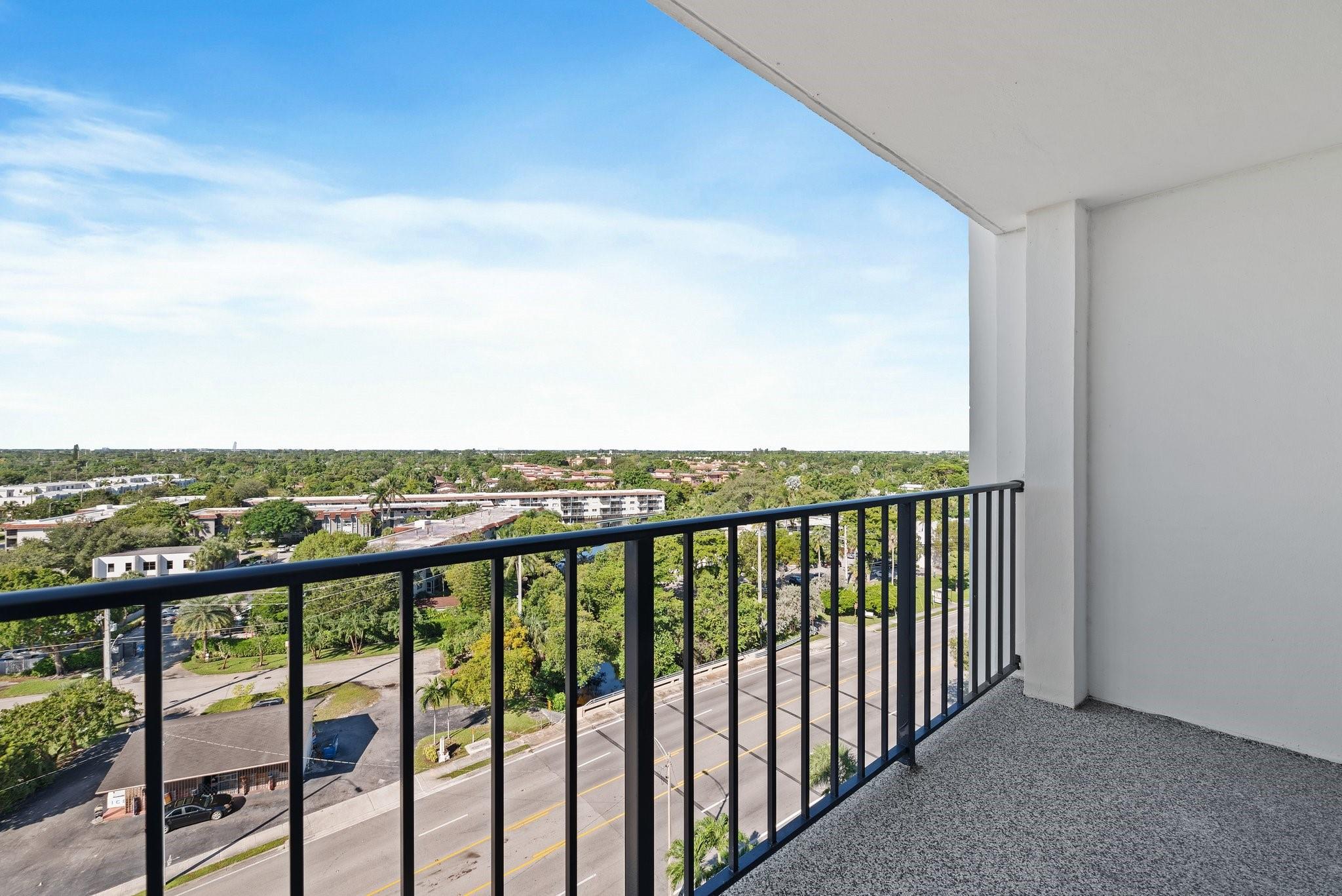 1800 N Andrews Ave 10L