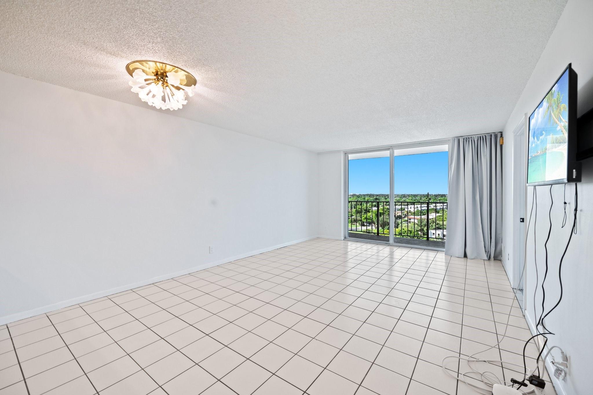 1800 N Andrews Ave 10L