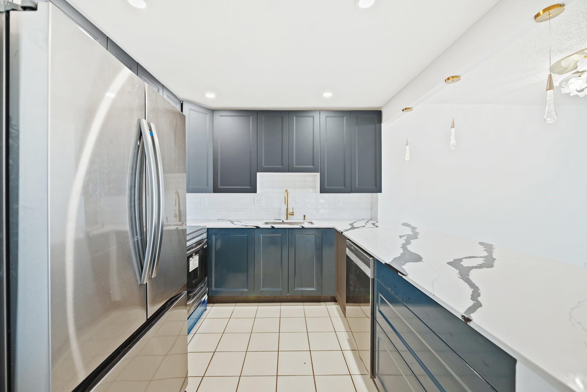 1800 N Andrews Ave 10L