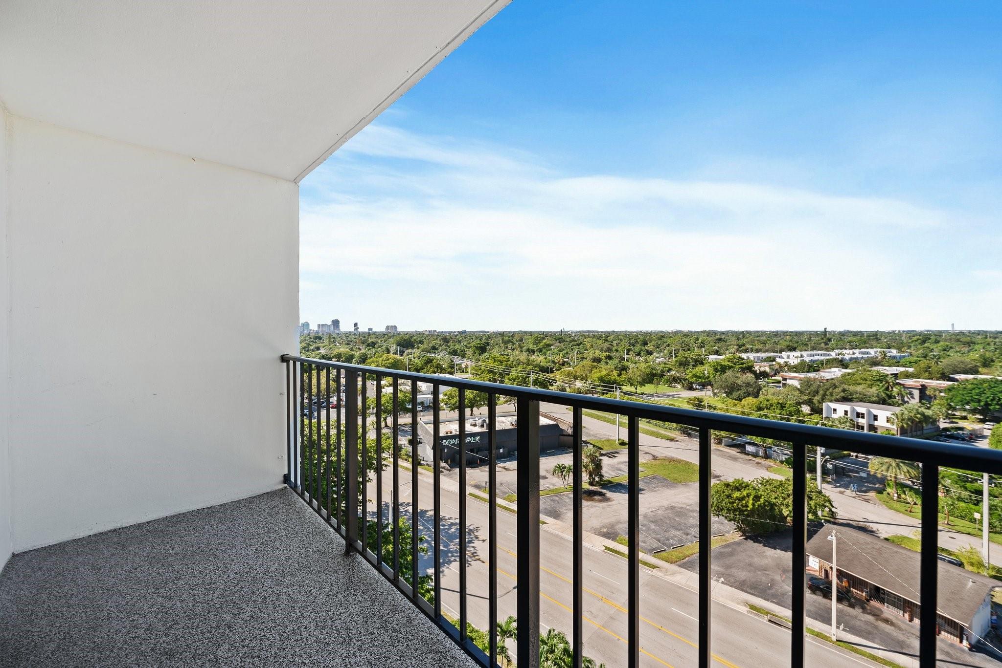 1800 N Andrews Ave 10L