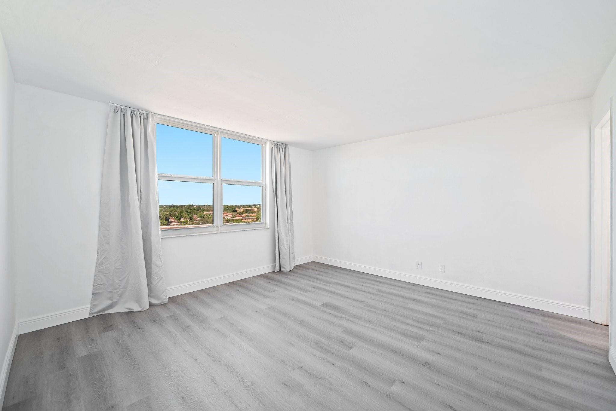 1800 N Andrews Ave 10L