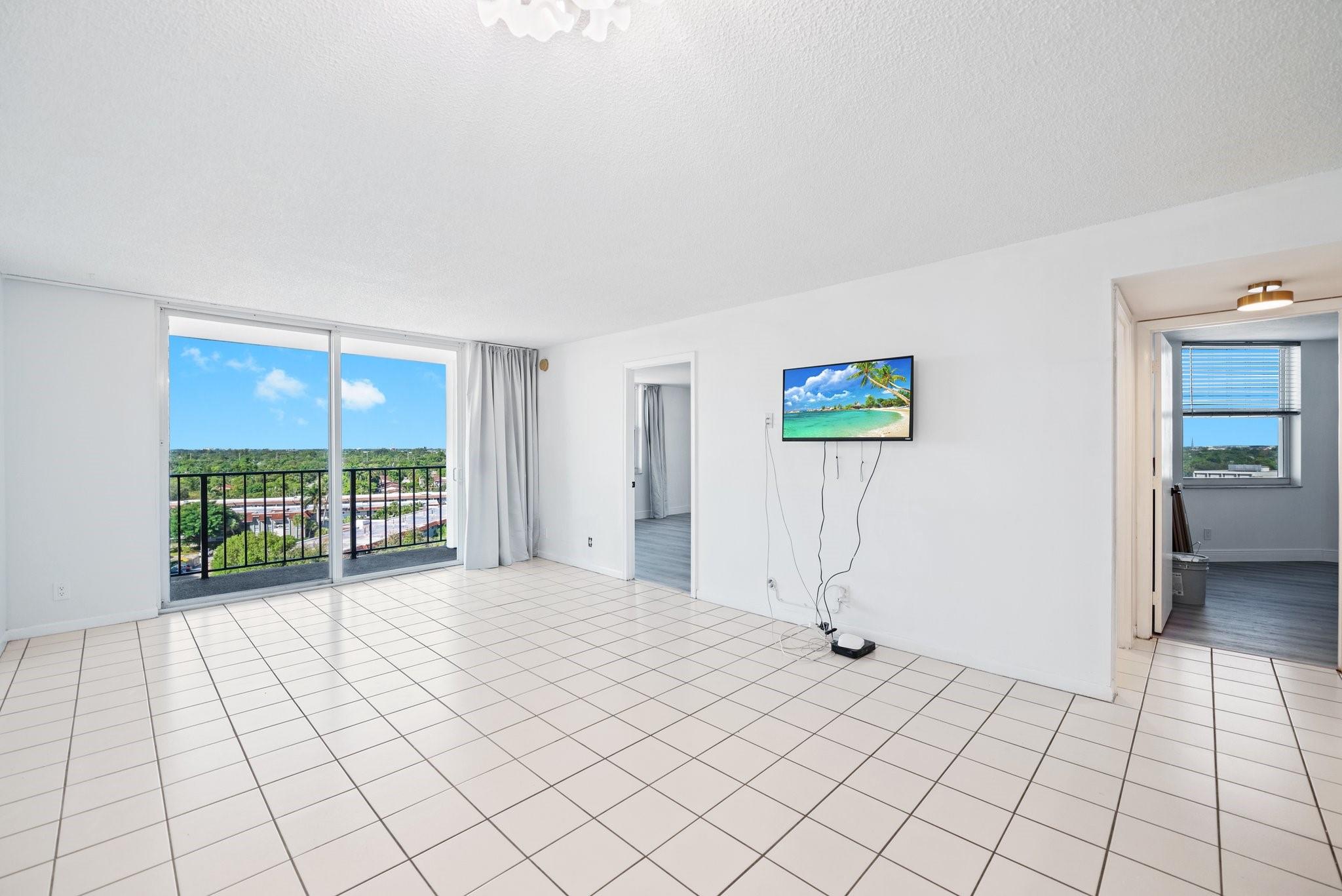 1800 N Andrews Ave 10L