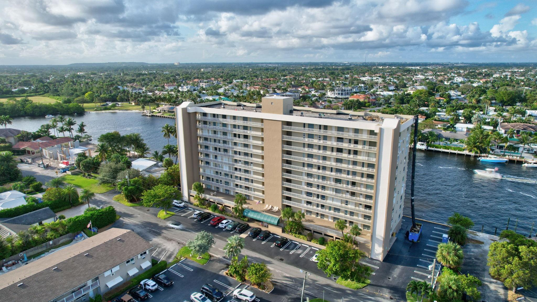 2611 N Riverside Dr 607