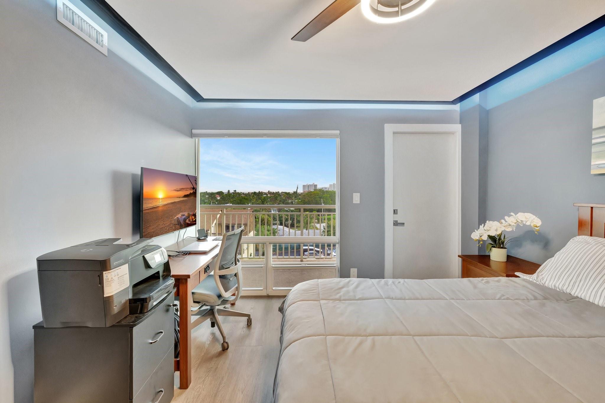 2611 N Riverside Dr 607