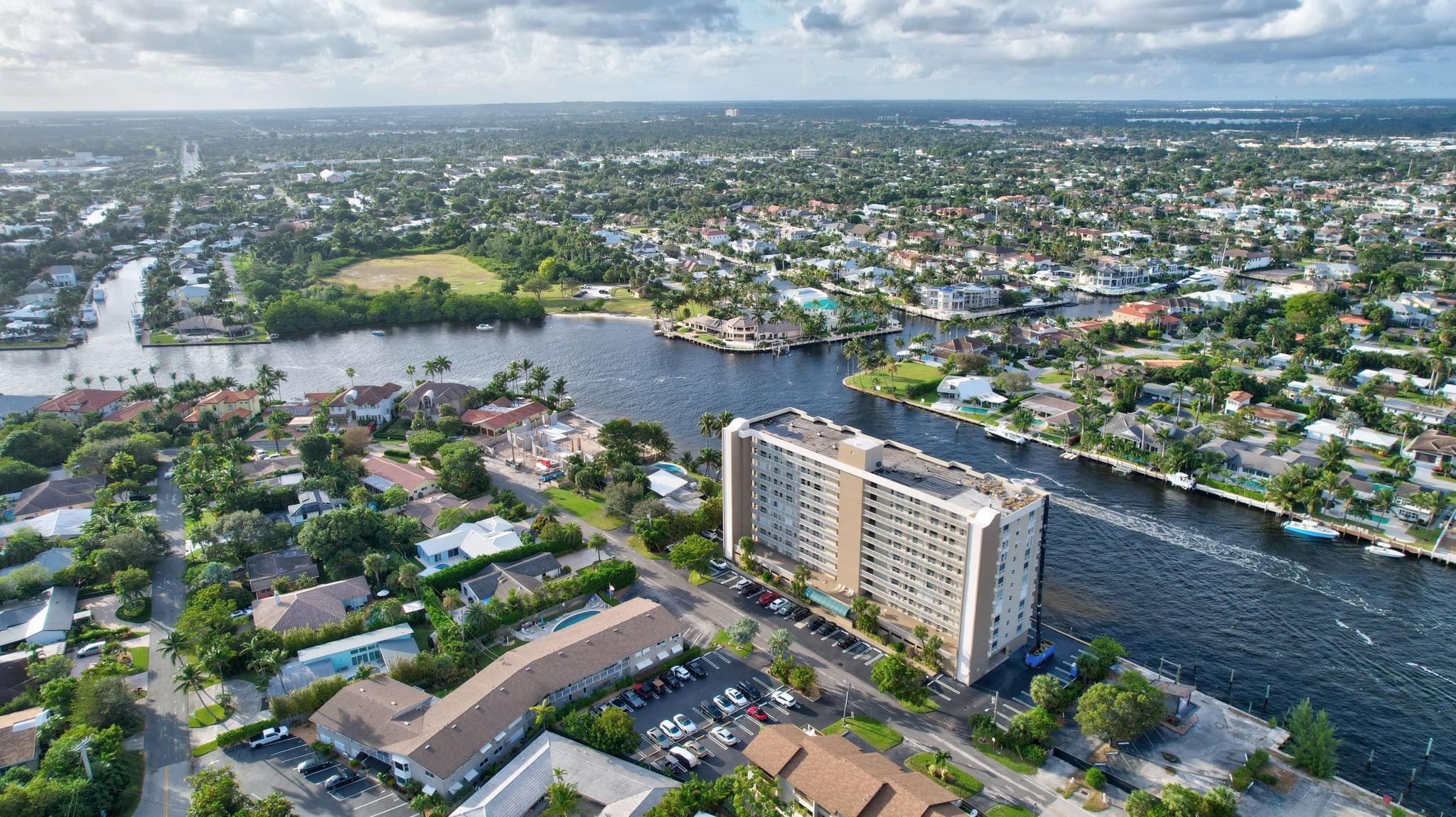 2611 N Riverside Dr 607