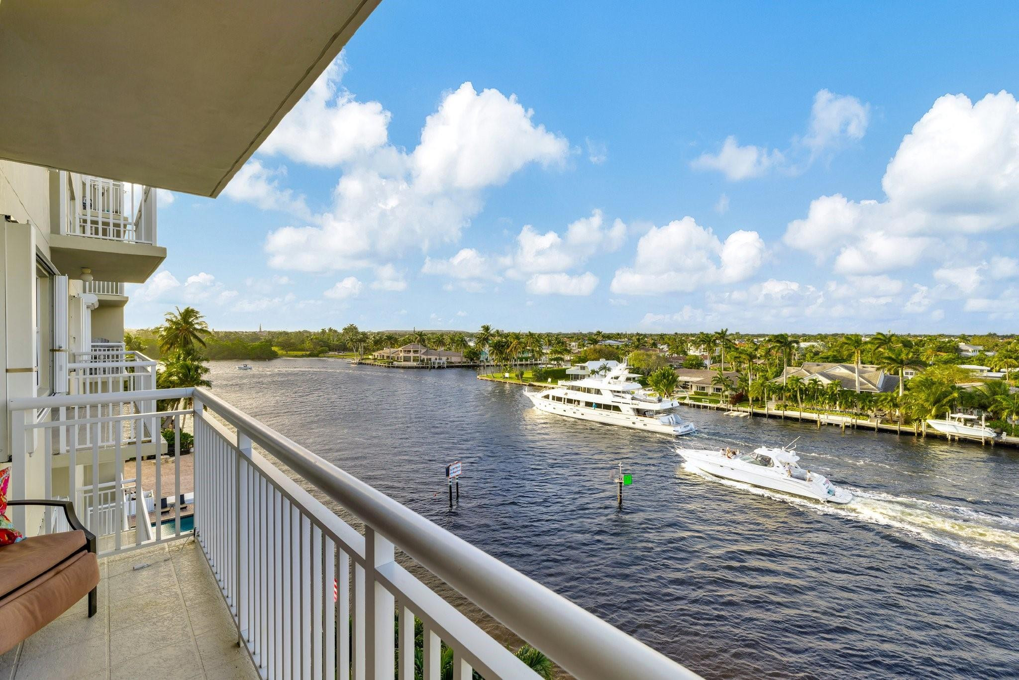 2611 N Riverside Dr 607