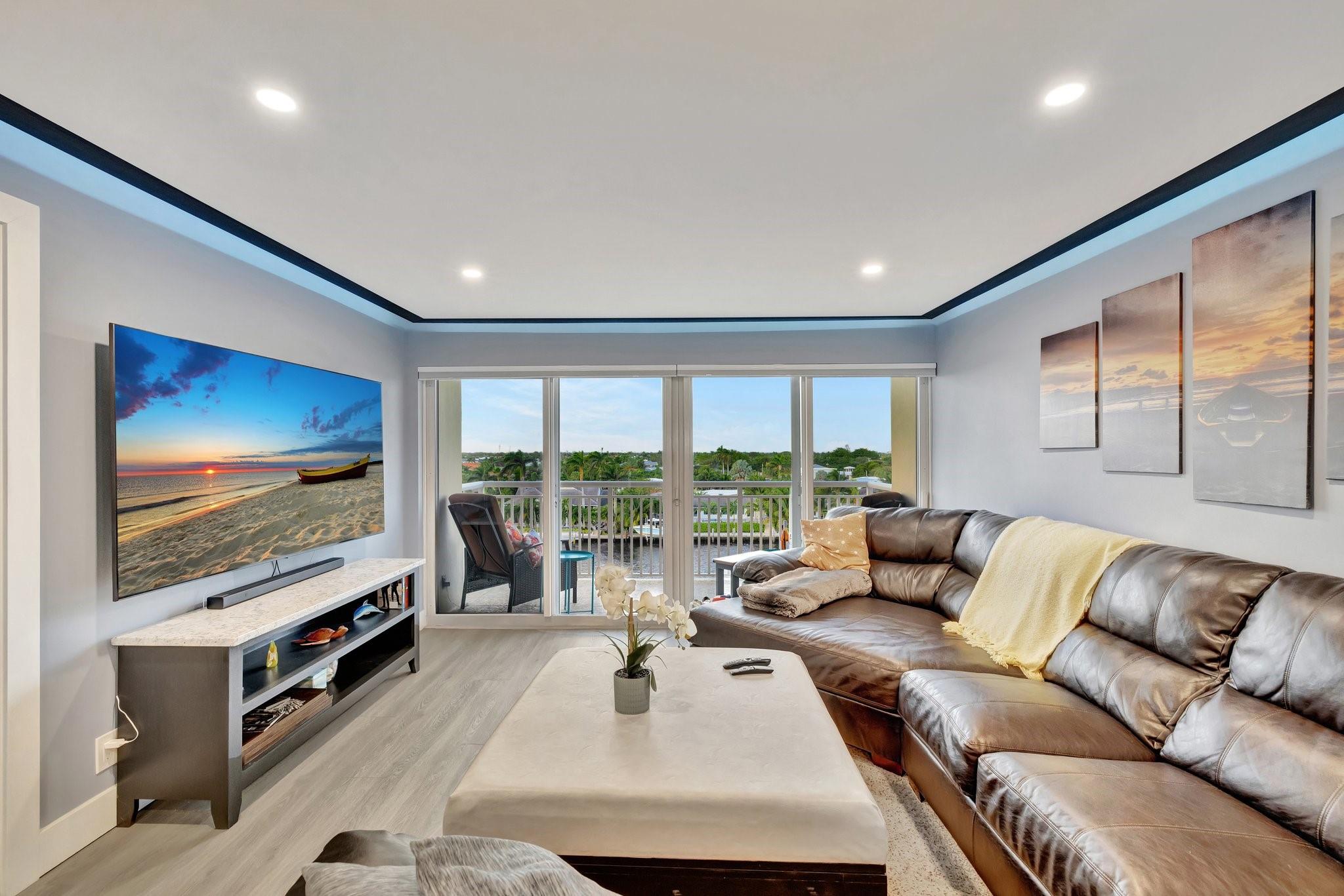 2611 N Riverside Dr 607