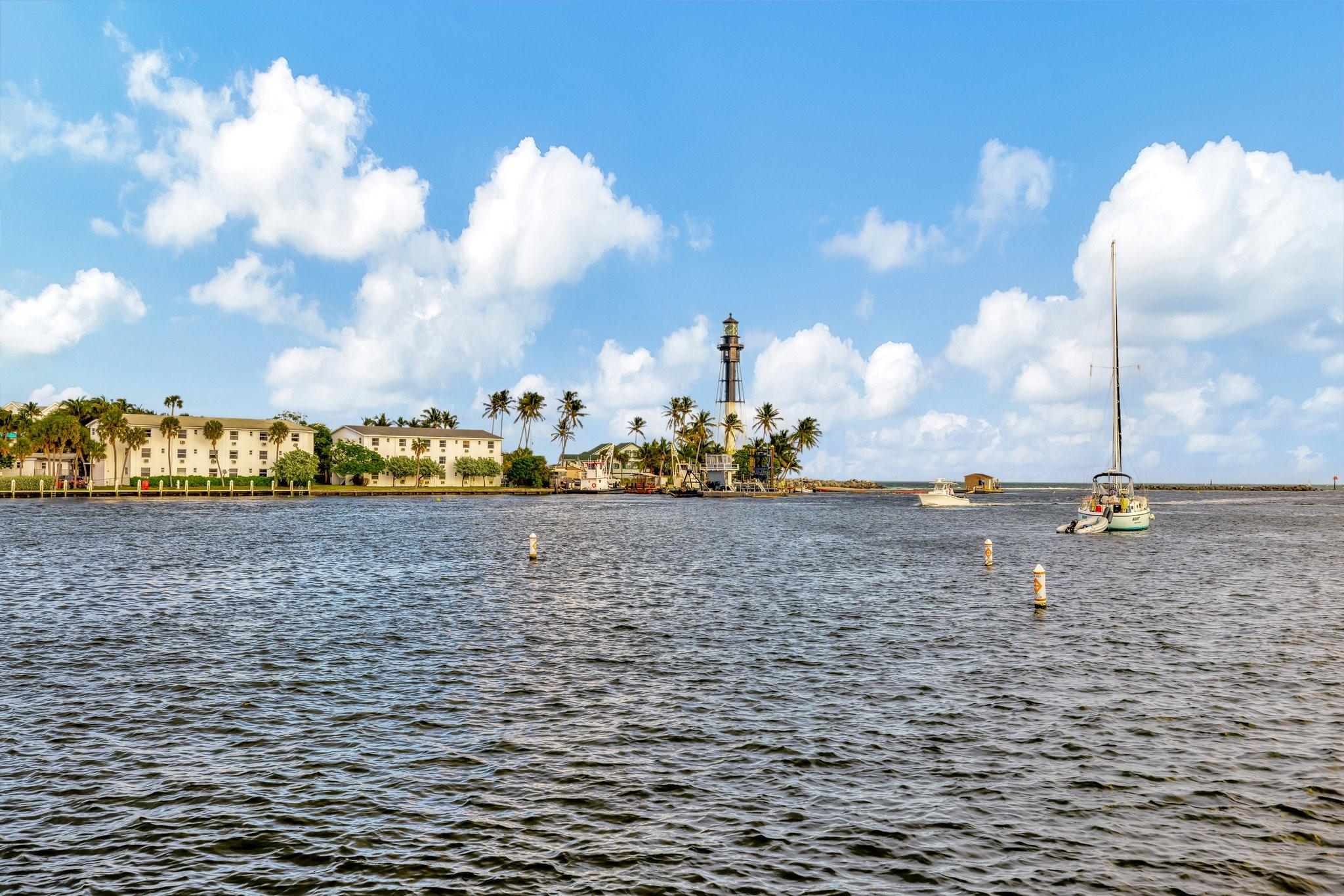 2611 N Riverside Dr 607