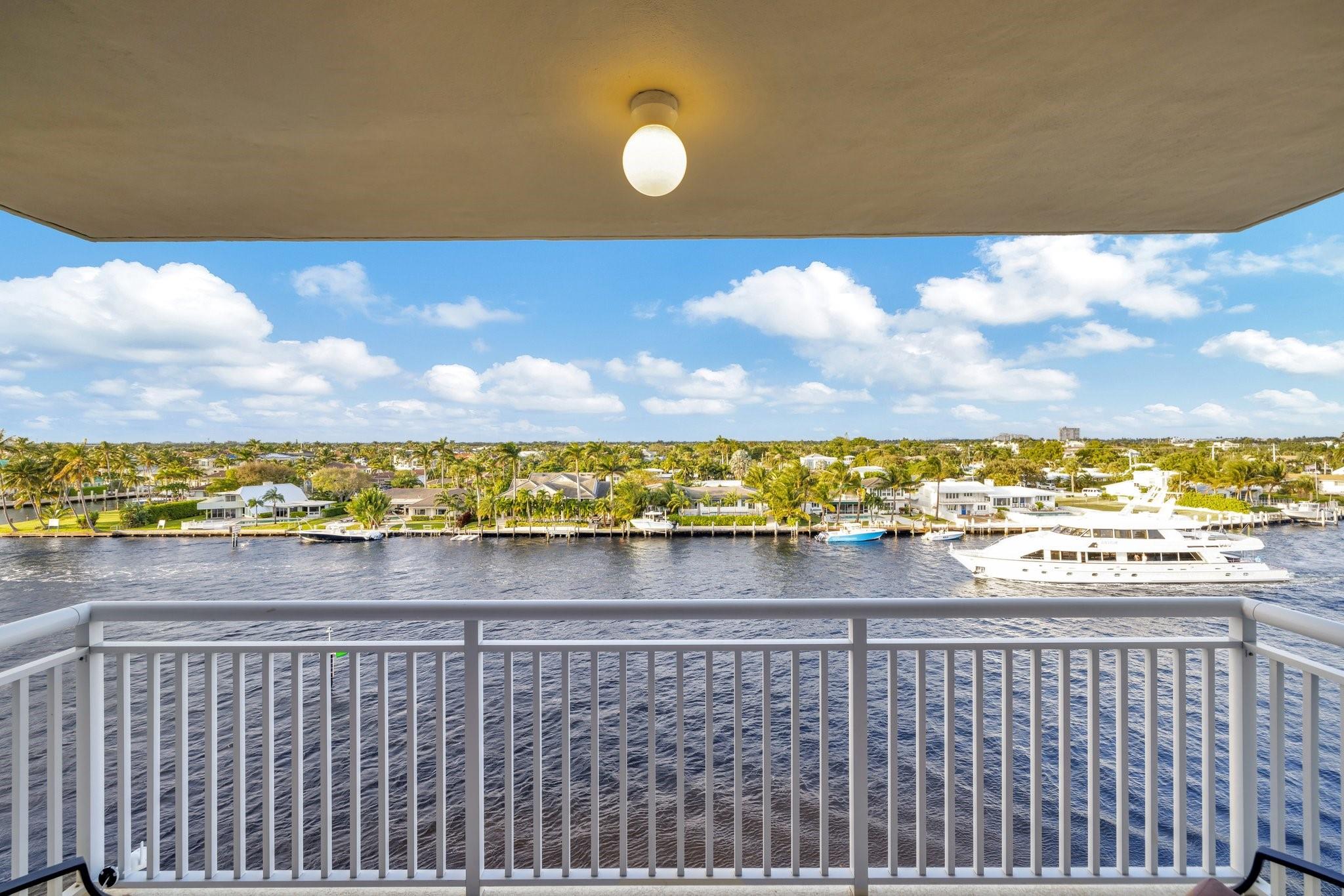 2611 N Riverside Dr 607