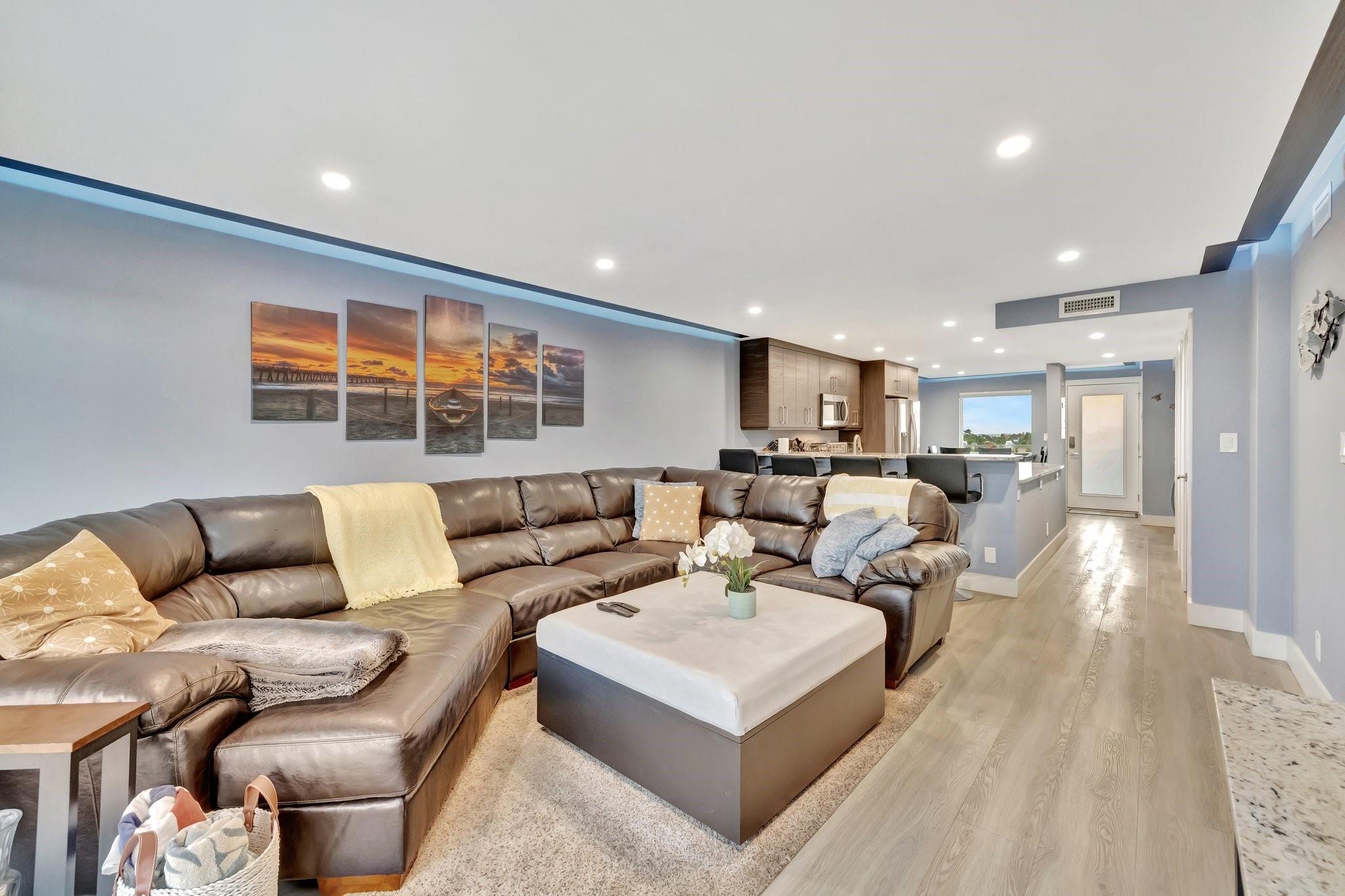 2611 N Riverside Dr 607