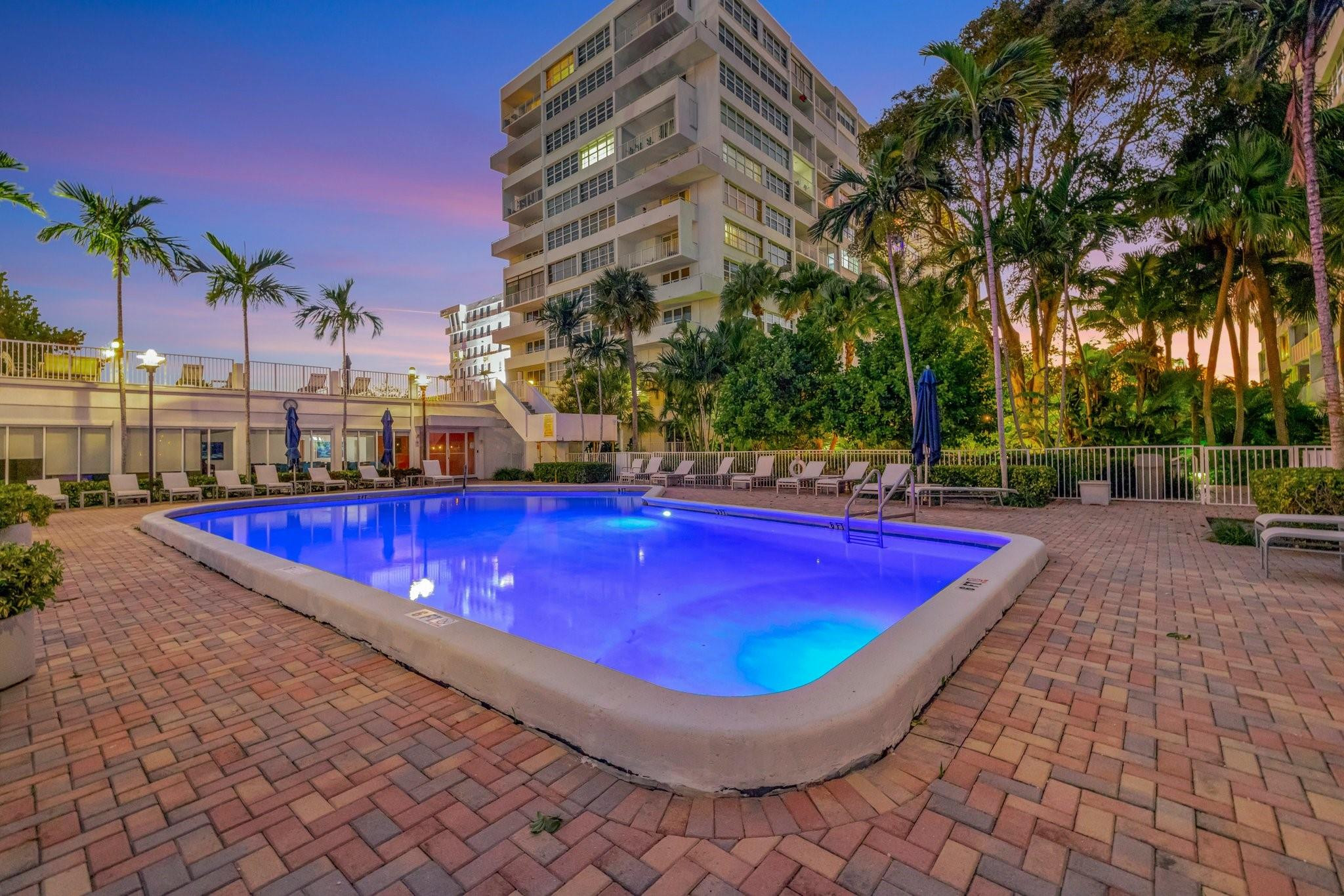 1160 N Federal Hwy 423