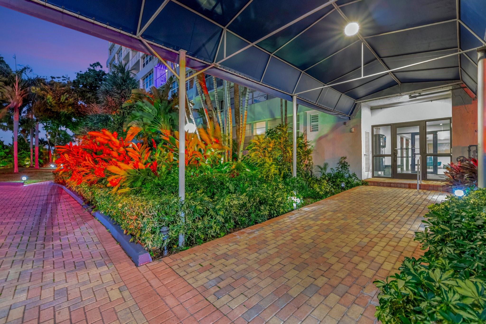 1160 N Federal Hwy 423