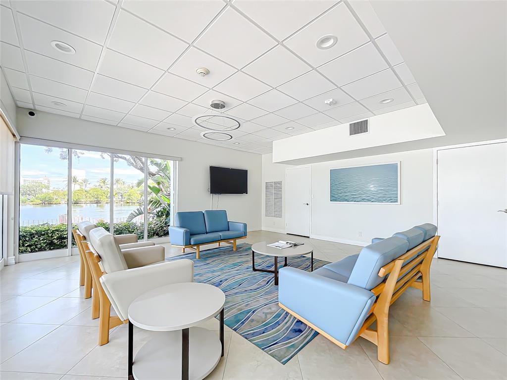 1160 N Federal Hwy 423