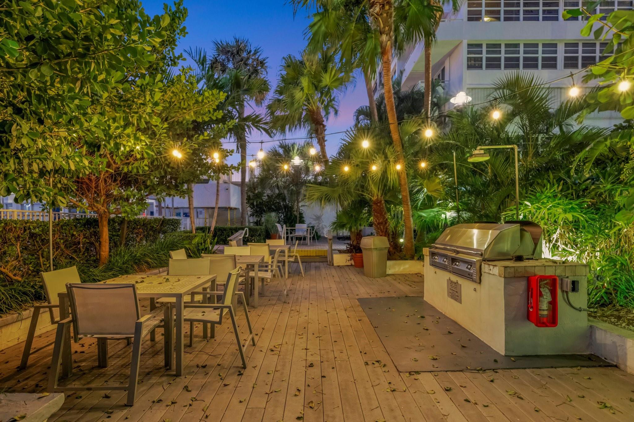 1160 N Federal Hwy 423