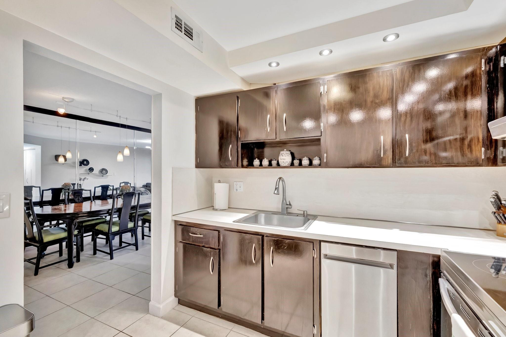 1160 N Federal Hwy 423