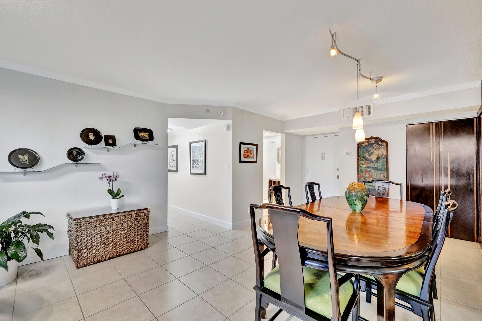 1160 N Federal Hwy 423