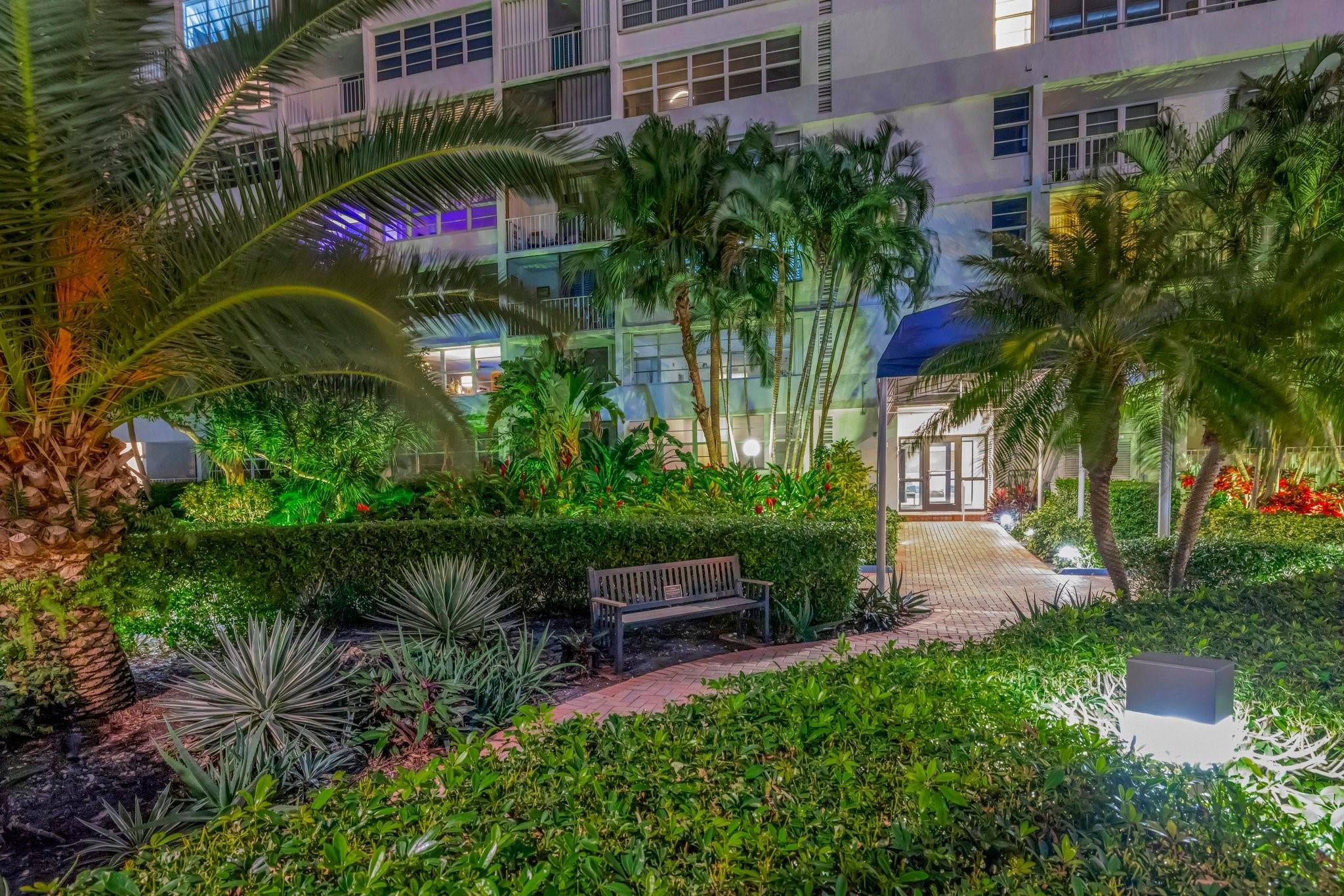 1160 N Federal Hwy 423