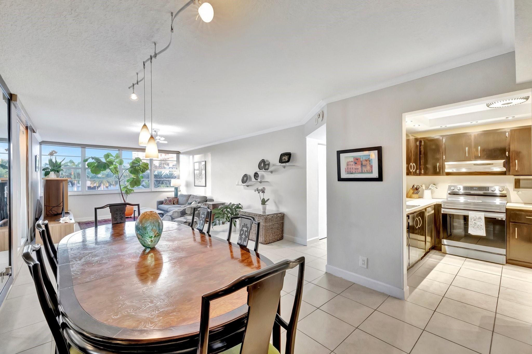 1160 N Federal Hwy 423