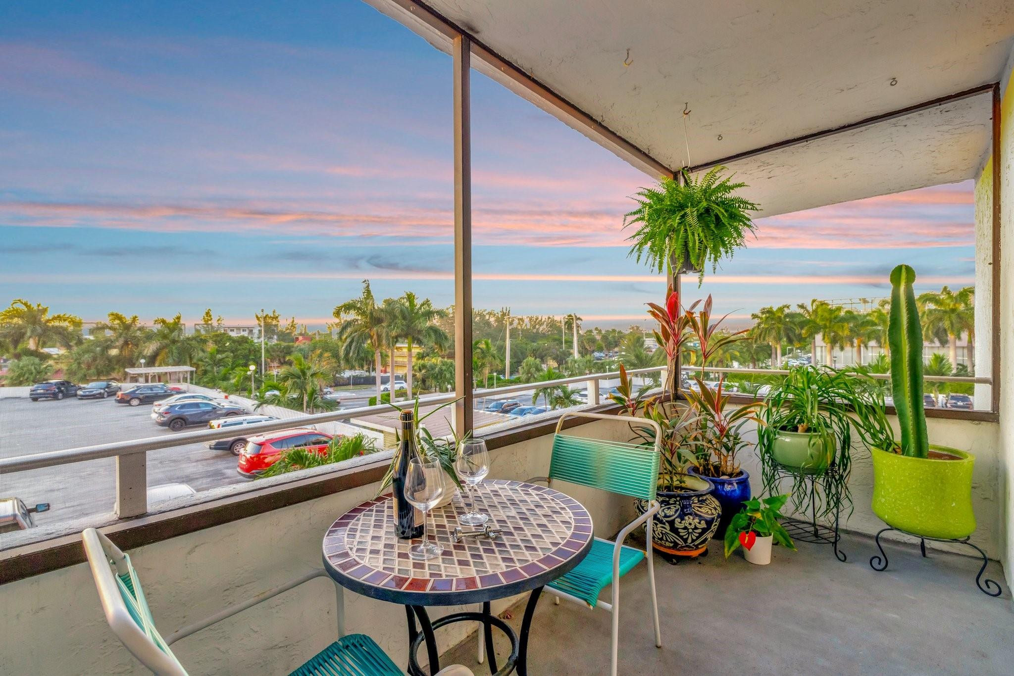 1160 N Federal Hwy 423