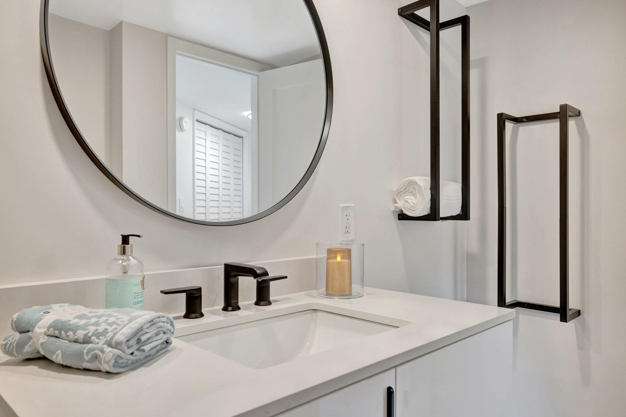 3960 Oaks Clubhouse Dr 305