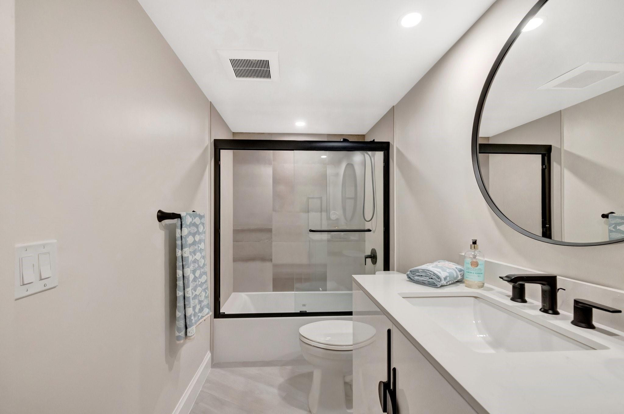 3960 Oaks Clubhouse Dr 305