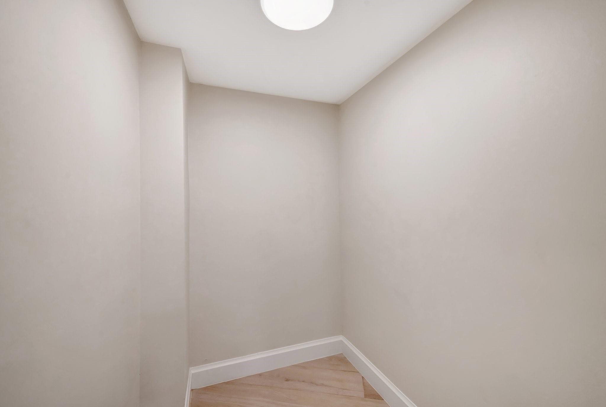 3960 Oaks Clubhouse Dr 305