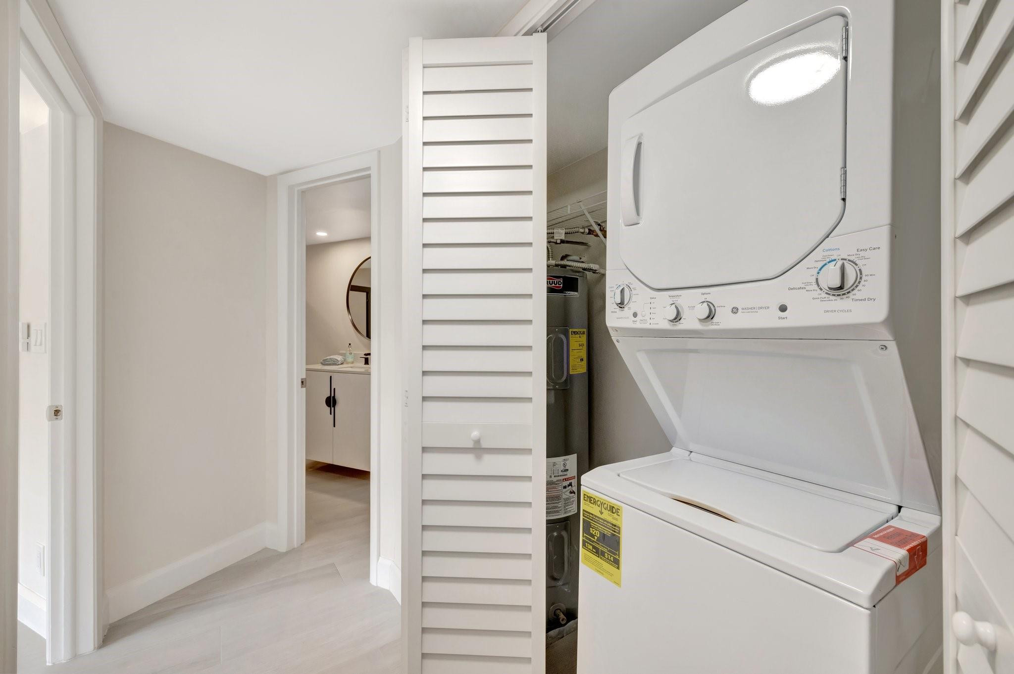 3960 Oaks Clubhouse Dr 305