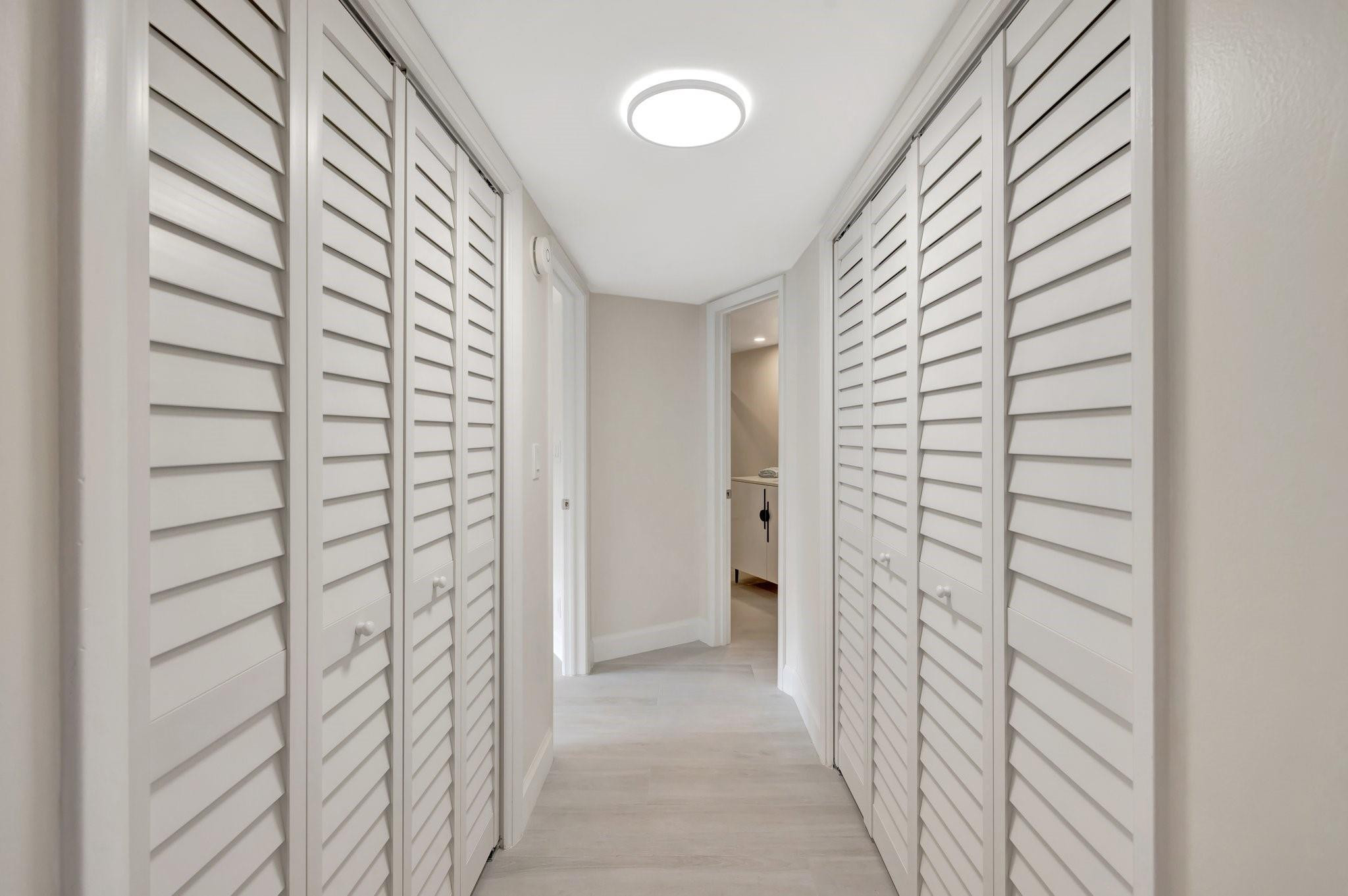 3960 Oaks Clubhouse Dr 305