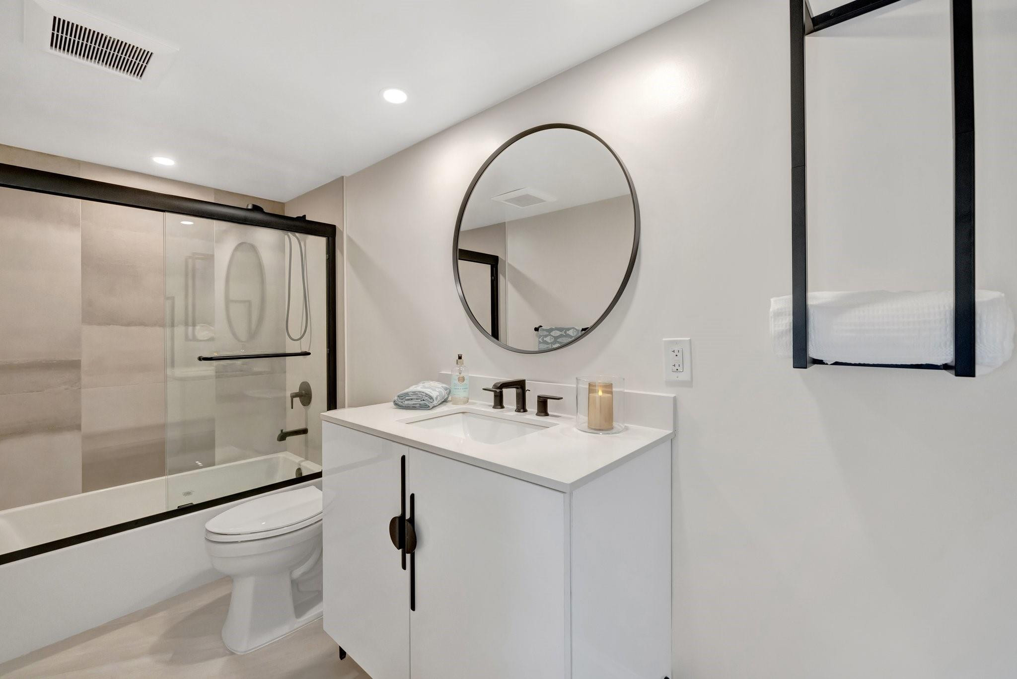 3960 Oaks Clubhouse Dr 305