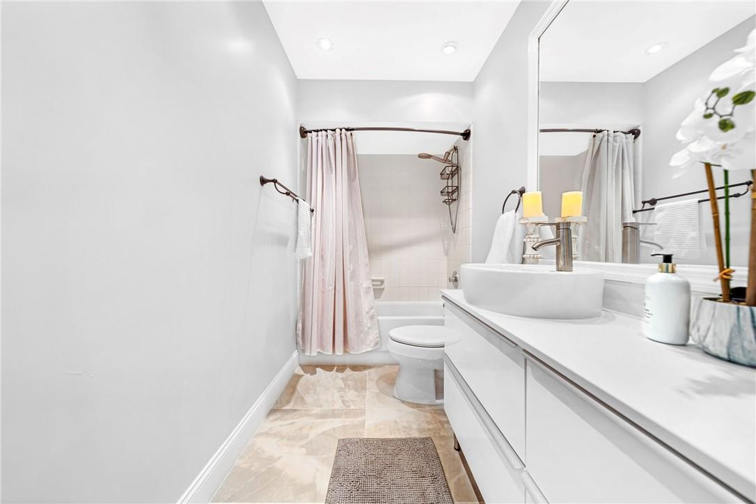 3000 NE 16th Ave 211