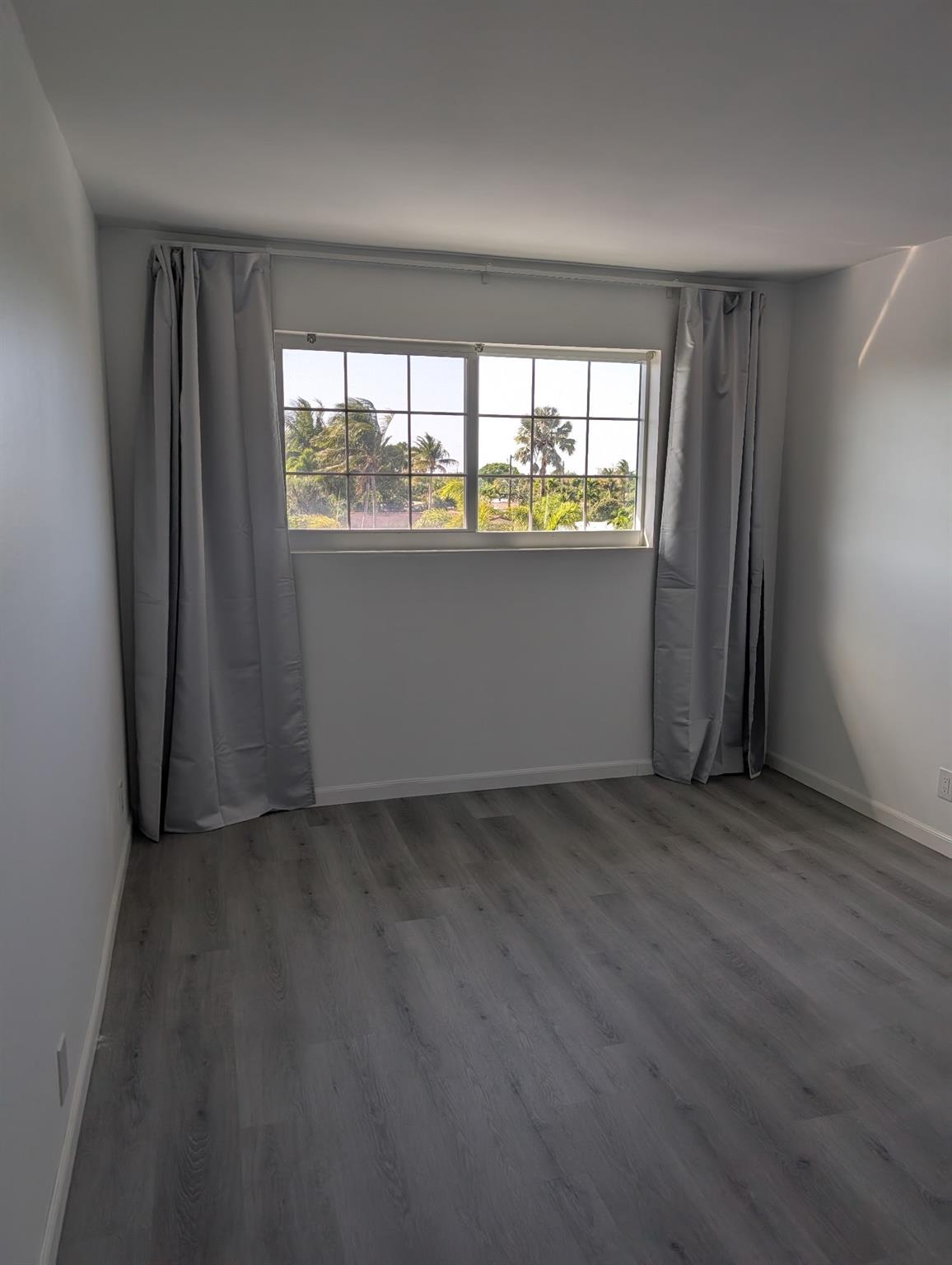 3004 NE 5th Ter 302-C