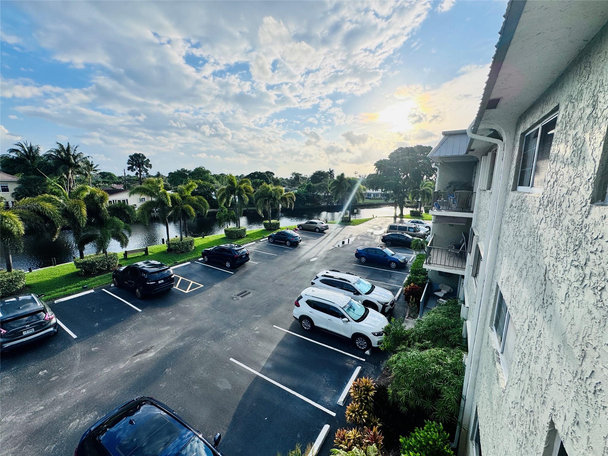 3004 NE 5th Ter 302-C