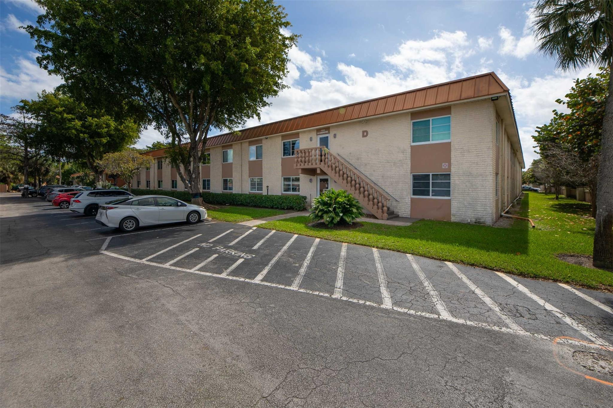 1950 N Andrews Avenue 116