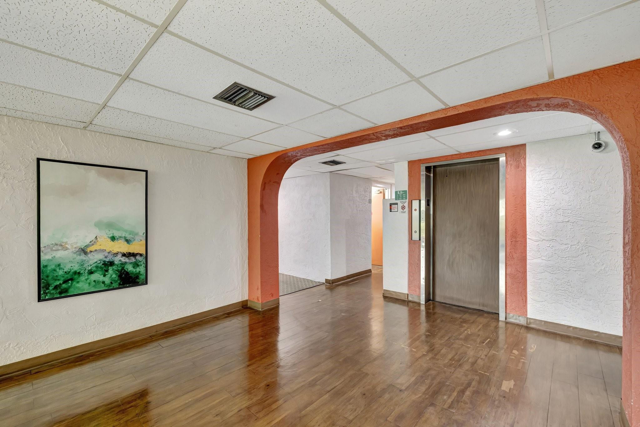 3004 NE 5th Ter 208-C